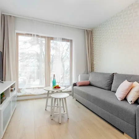 Black&white - Batory Five 아파트 그디니아