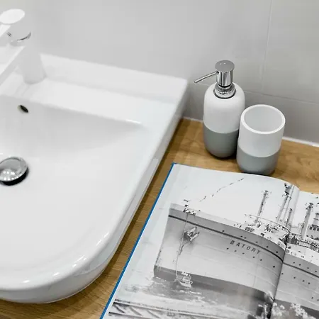 Black&white - Batory Five 아파트 그디니아