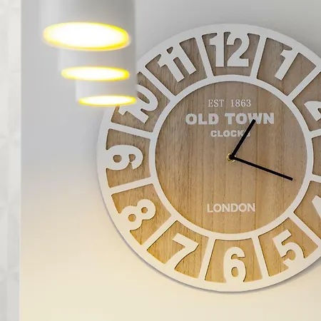 Black&white - Batory Five *