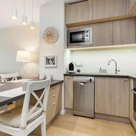 Black&white - Batory Five