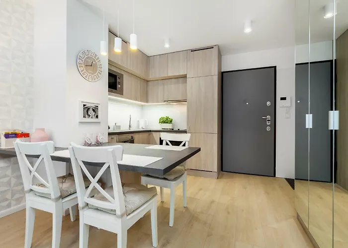 Black&white - Batory Five *